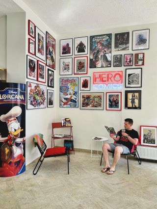 Wall of fame v HERO Comics! Nově na storu v Brně k prodeji originální arty od @marcoturiniart a @booda_von_boodstein...